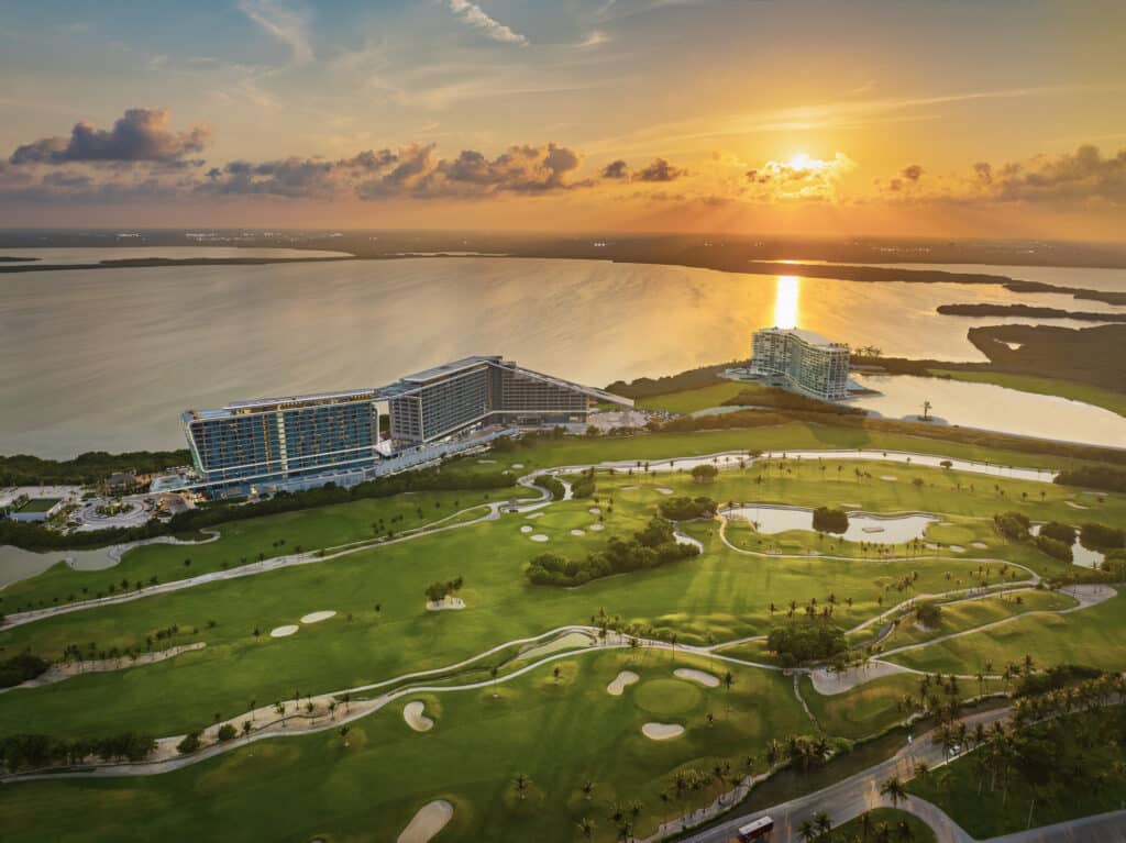 Bay-View-Grand-Cancun-Condos-1
