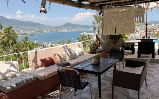 Casa Breizh 8-Bedroom Multi-Unit Oceanview Property
