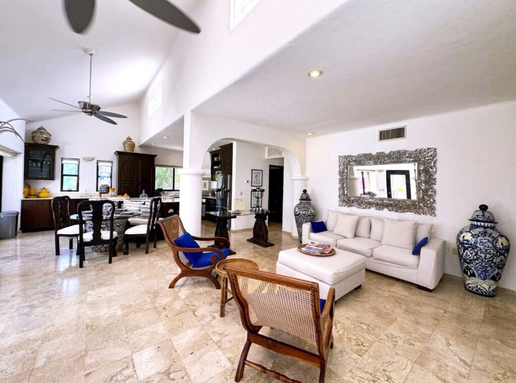 Royal-Palms-2-bed (2)