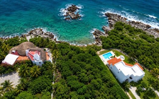Beachfront Double Lot In Akumal